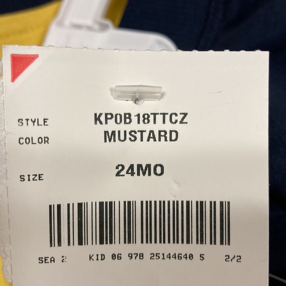 Nwt Kenneth Cole 3 pc. Set 2 shortsleeved tees and joggers 24m - Picture 7 of 8